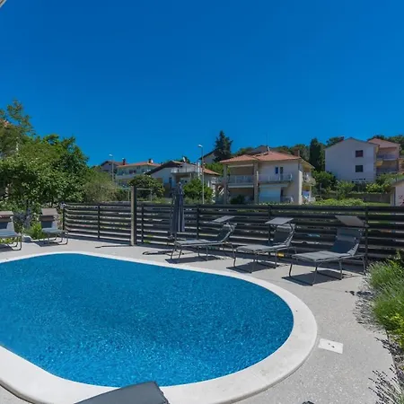 Modern With Shared Pool Near The Sea ゲストハウス 4*