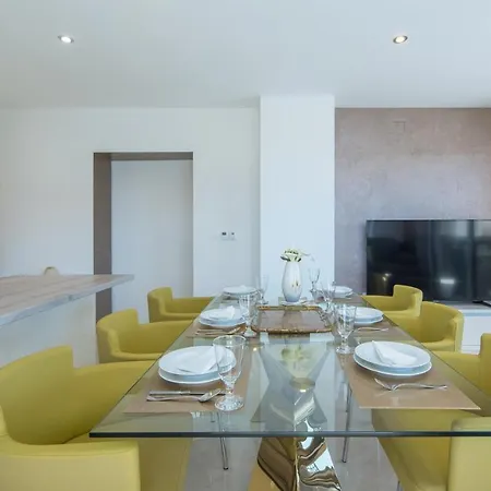 Modern With Shared Pool Near The Sea ゲストハウス