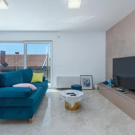 Modern With Shared Pool Near The Sea Gasthof 4*
